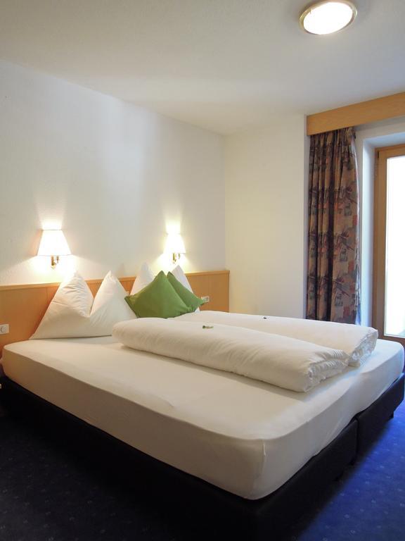 Mountain Living Apartments San Valentino alla Muta Bilik gambar