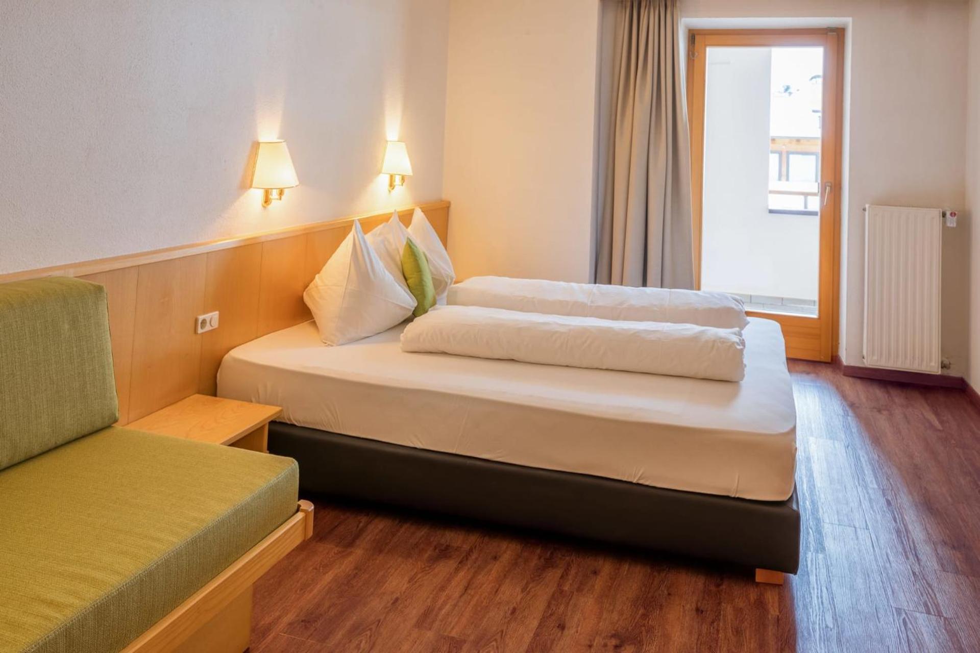 Mountain Living Apartments San Valentino alla Muta Luaran gambar