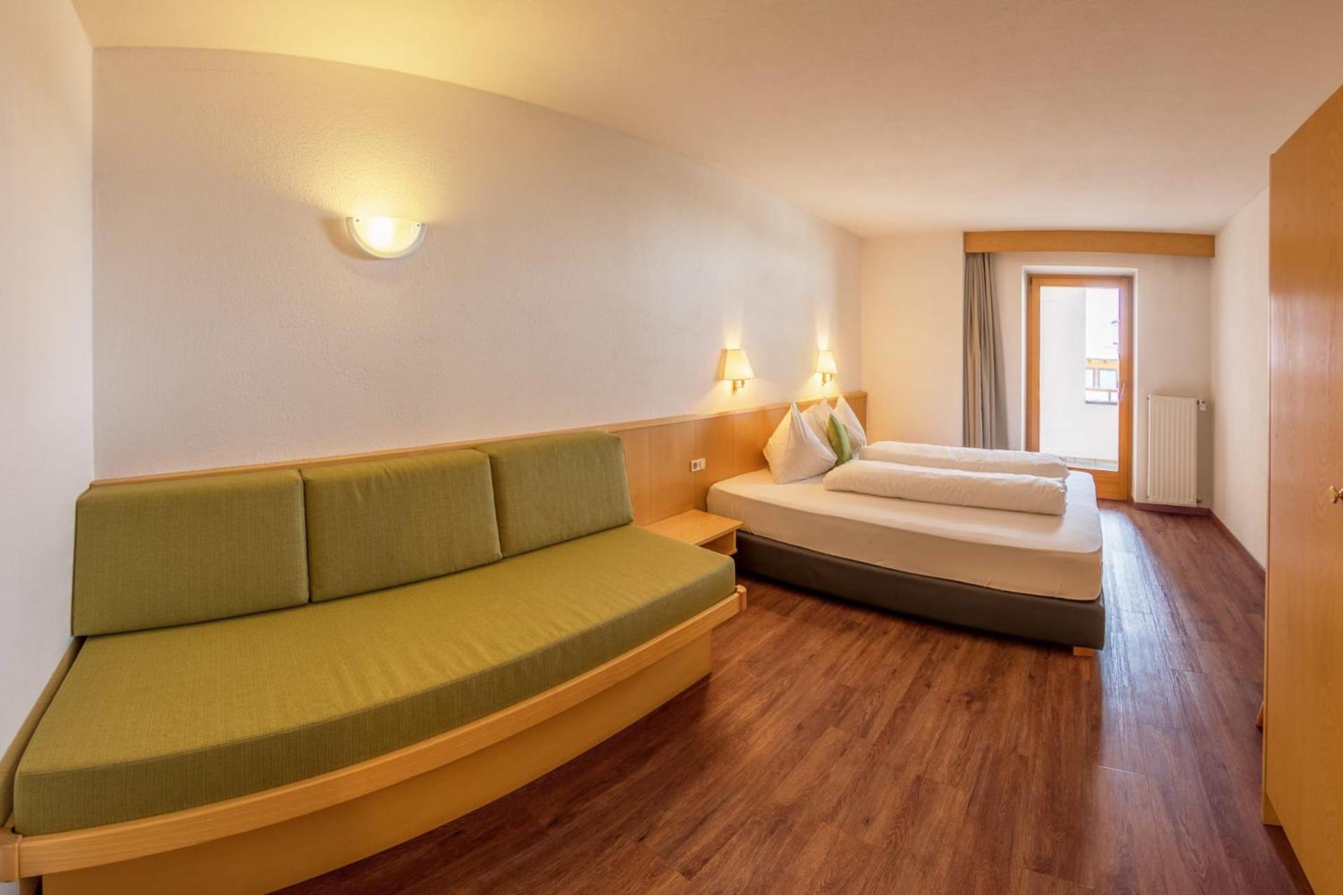 Mountain Living Apartments San Valentino alla Muta Luaran gambar