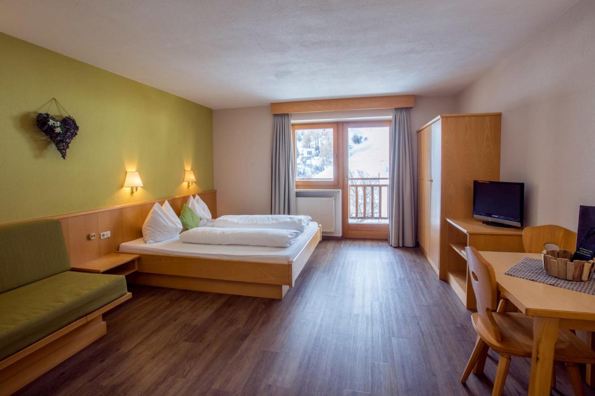Mountain Living Apartments San Valentino alla Muta Luaran gambar