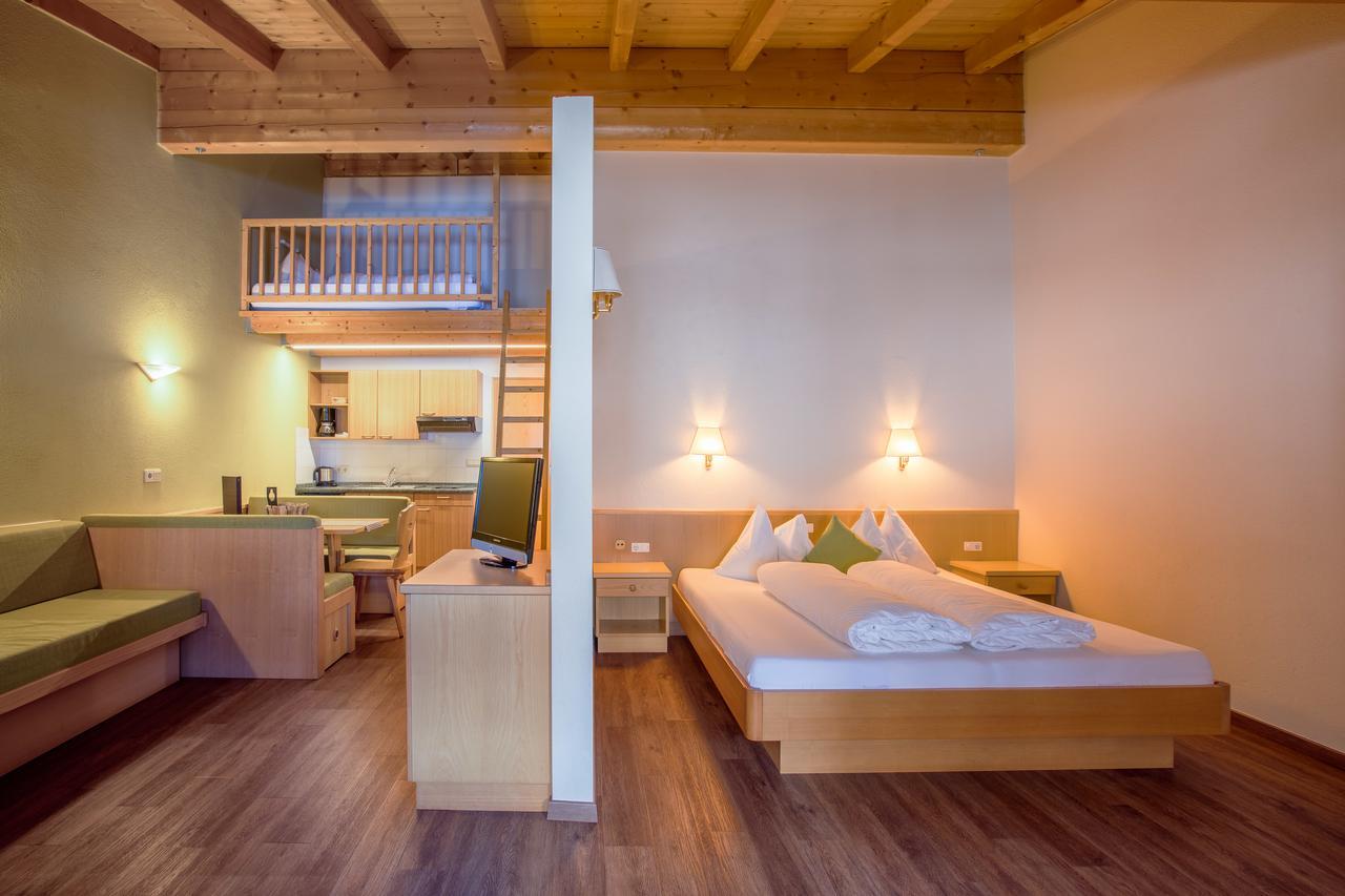 Mountain Living Apartments San Valentino alla Muta Luaran gambar