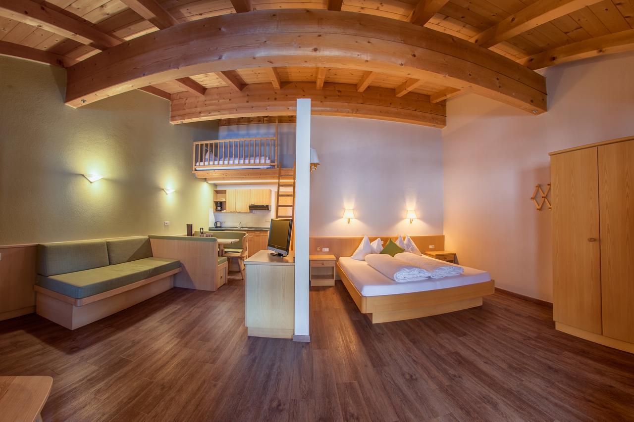Mountain Living Apartments San Valentino alla Muta Luaran gambar