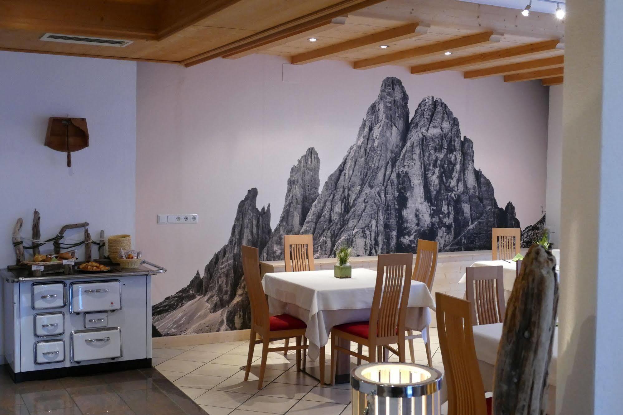 Mountain Living Apartments San Valentino alla Muta Luaran gambar
