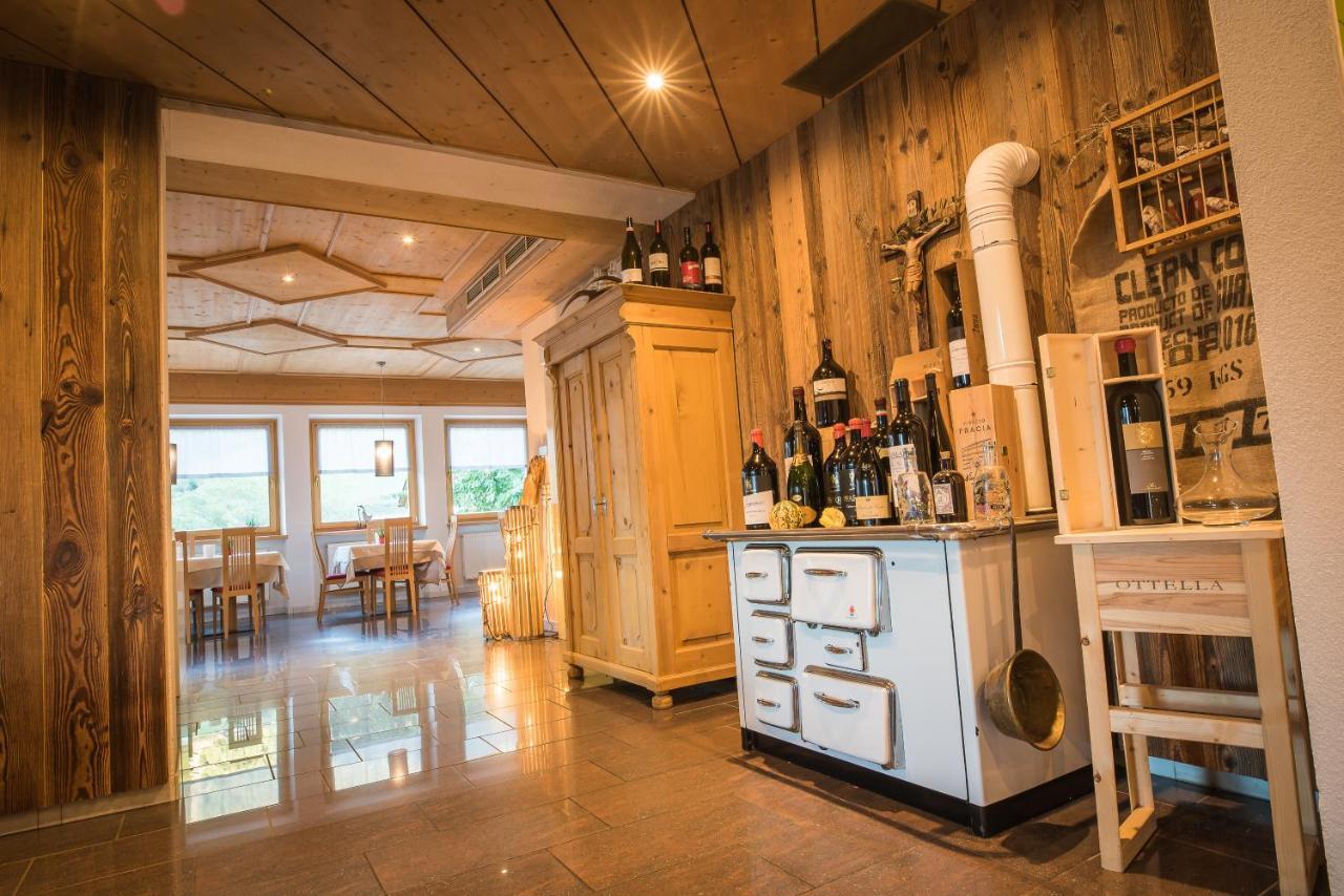 Mountain Living Apartments San Valentino alla Muta Luaran gambar