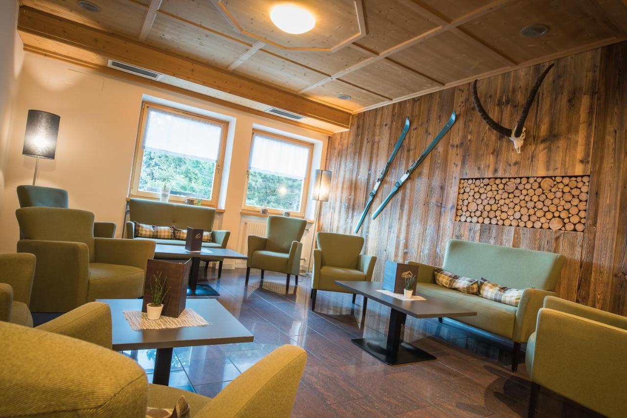 Mountain Living Apartments San Valentino alla Muta Luaran gambar